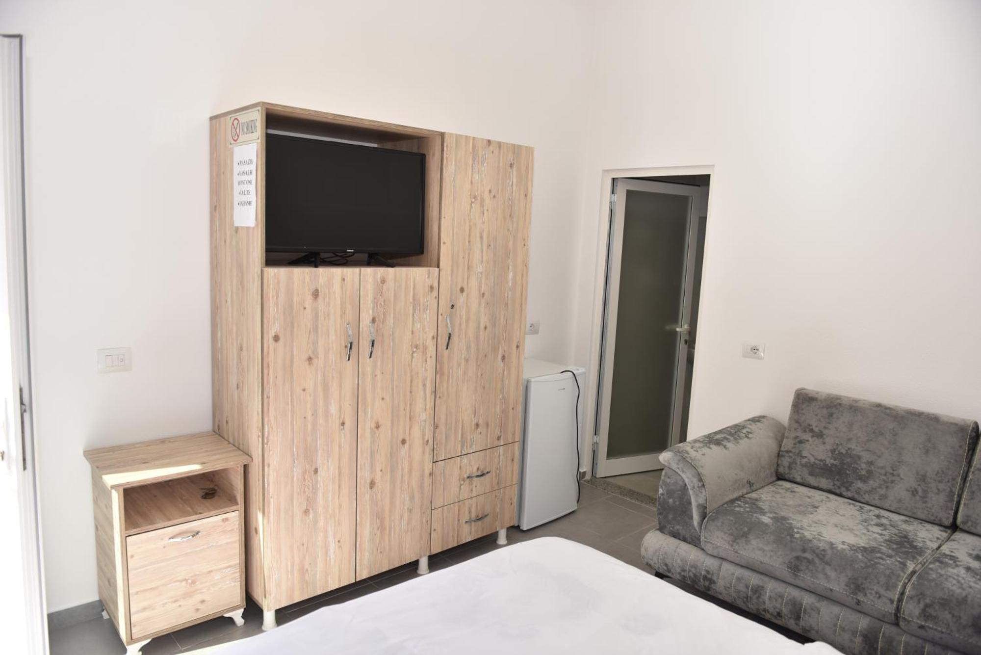 Hotel Termal Peshkopi エクステリア 写真