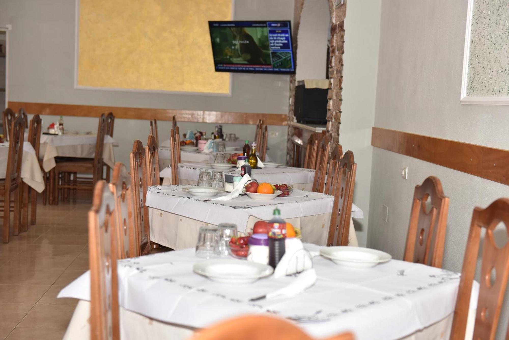 Hotel Termal Peshkopi エクステリア 写真