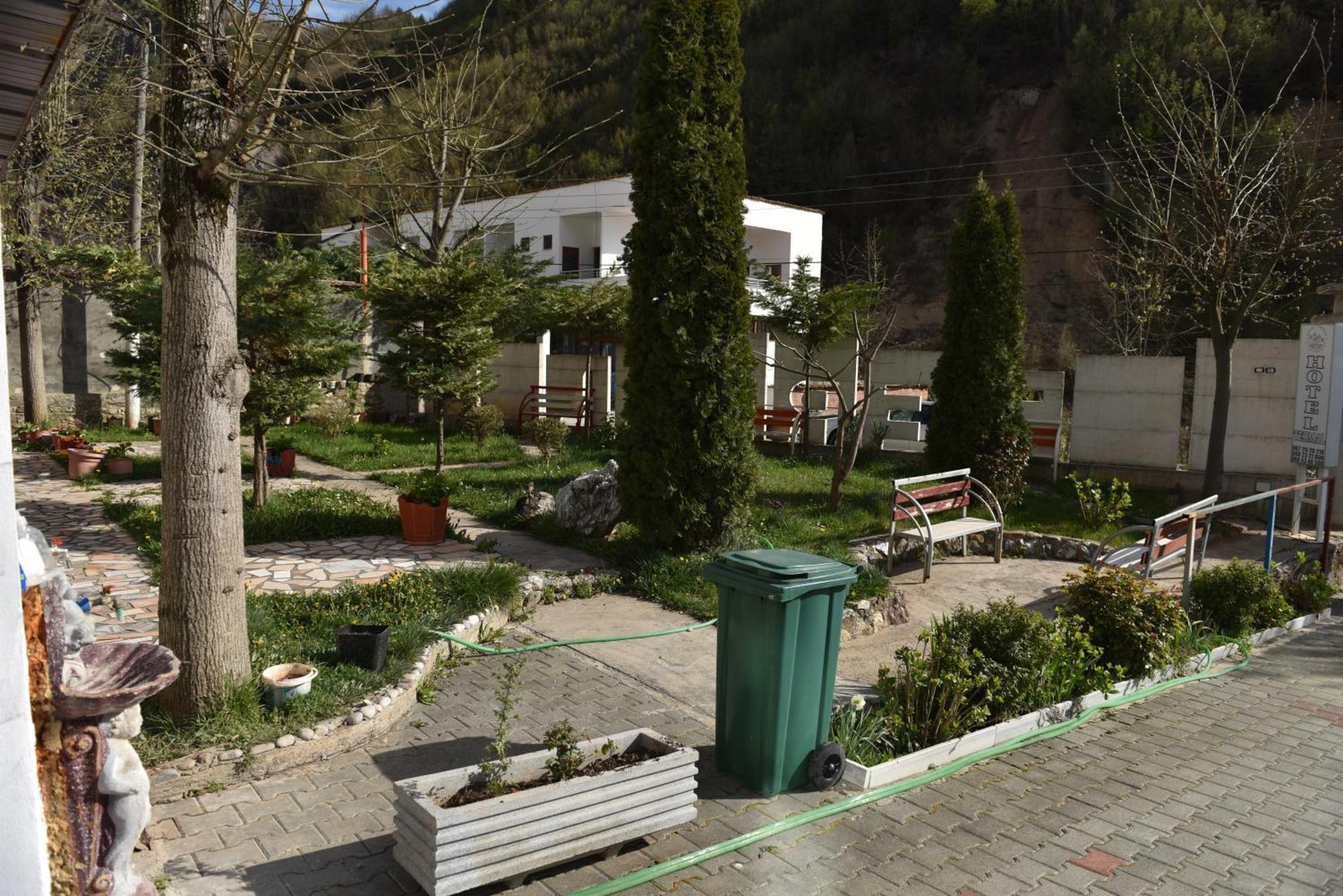 Hotel Termal Peshkopi エクステリア 写真